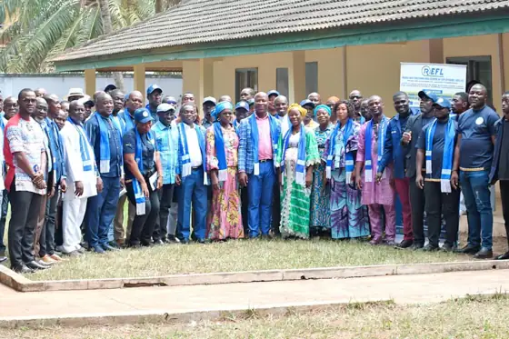 Photo de famille des participants à l’assemblée générale constitutive