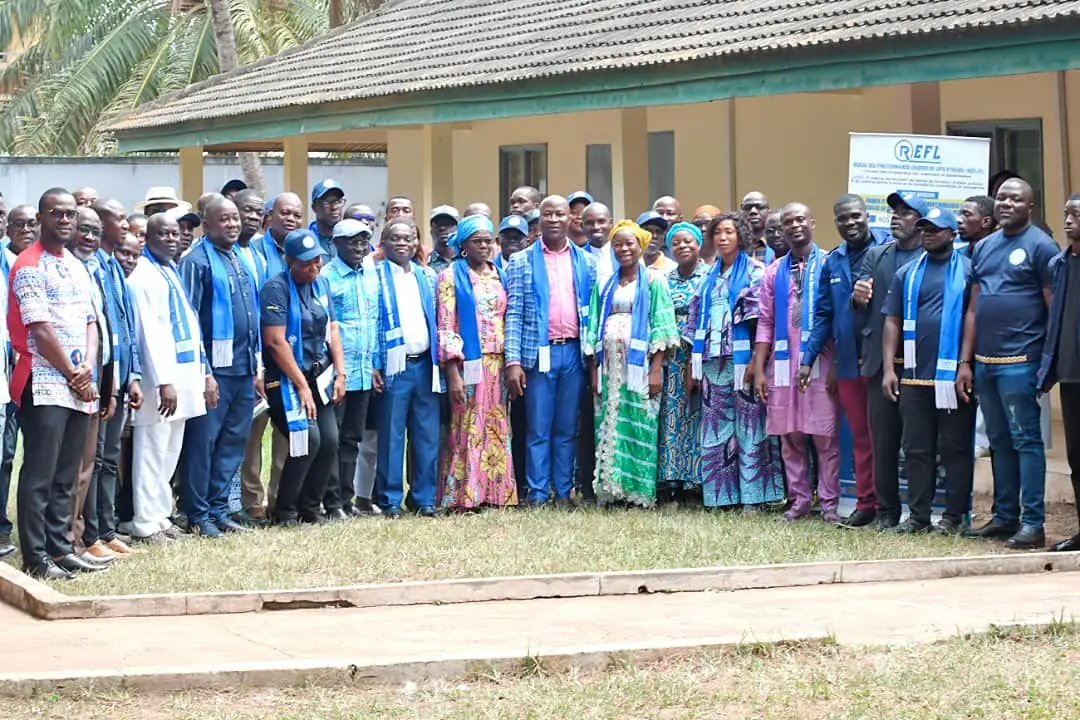 Photo de famille des membres du REFL-CI lors de l’assemblée générale constitutive, le 20 février 2026